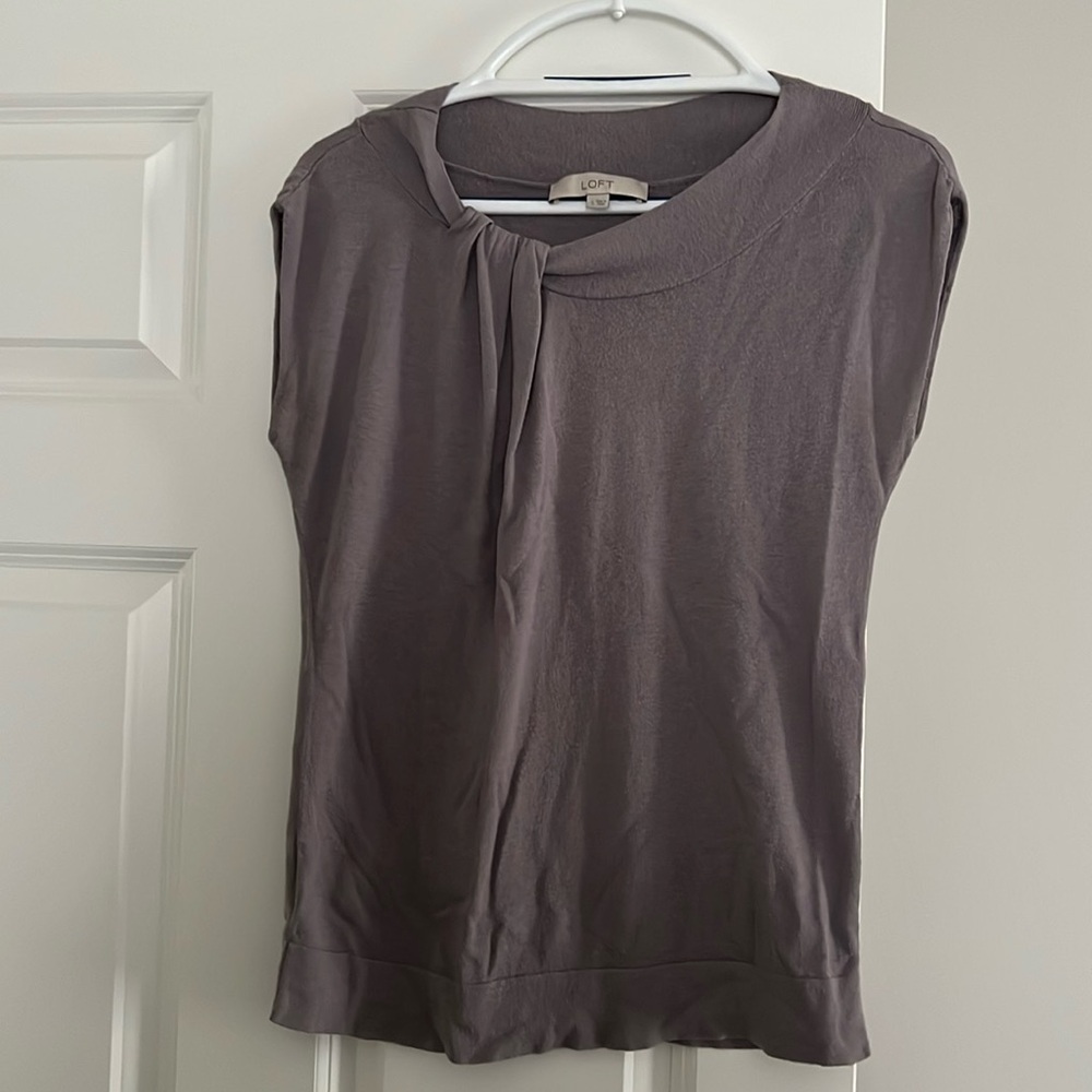 EUC Loft Cap Sleeve Top